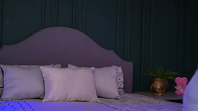 ArwenMuse online show from October 24, 2025, 9:25 pm