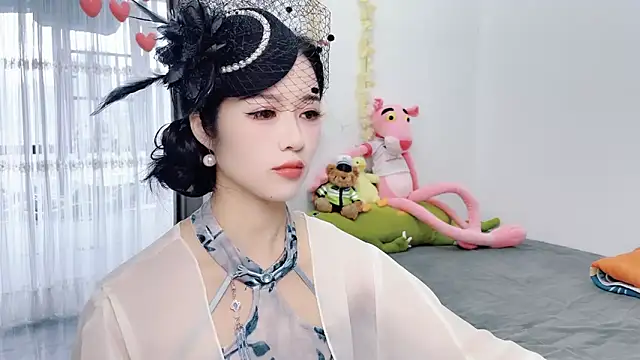 starsqimei online show from October 18, 2025, 6:04 am