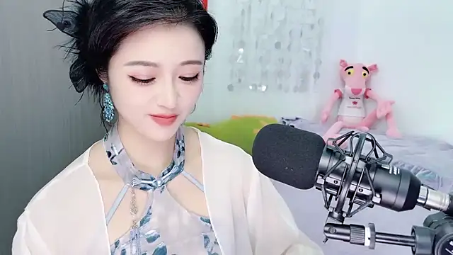 starsqimei online show from February 26, 2026, 5:51 am