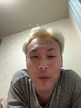 Snapshot of kouji8800 chatting on January 3, 2025, 12:40 pm kouji8800 online show from January 3, 2025, 12:40 pm