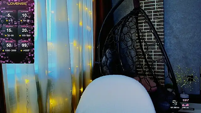 Evacadooo online show from November 12, 2025, 5:00 am