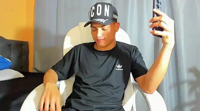 Snapshot of Andres_thompson22 chatting on January 8, 2025, 10:58 pm Andres thompson22 online show from January 8, 2025, 10:58 pm