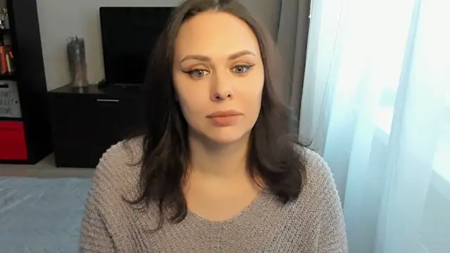 MollyCheiz online show from November 24, 2025, 12:05 pm