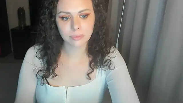MollyCheiz online show from July 2, 2026, 3:23 am