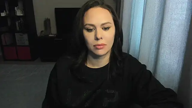 MollyCheiz online show from October 23, 2025, 11:09 am