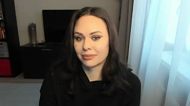 MollyCheiz online show from November 25, 2025, 12:27 pm