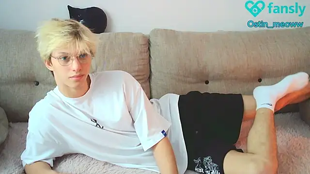Snapshot of Ostin_meow chatting on January 19, 2025, 7:36 am Ostin meow online show from January 19, 2025, 7:36 am