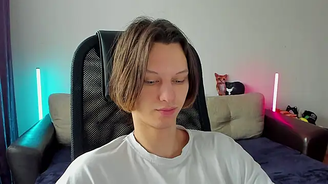 Ostin meow online show from March 20, 2026, 6:47 am