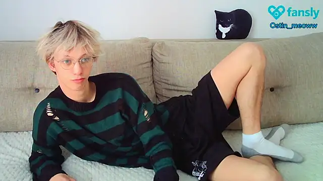 Snapshot of Ostin_meow chatting on March 13, 2025, 6:26 am Ostin meow online show from March 13, 2025, 6:26 am