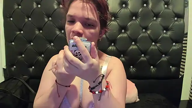 MelanyCarter18 online show from October 23, 2025, 1:10 pm