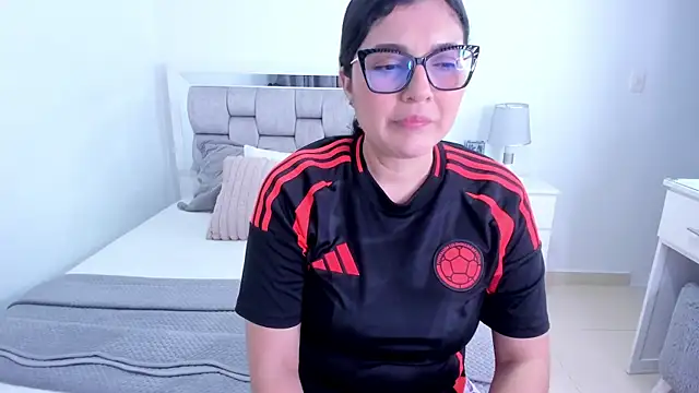 Camilaa bueno online show from May 29, 2026, 12:49 am