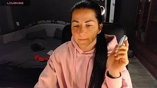 Aria Dl online show from December 3, 2025, 1:32 pm