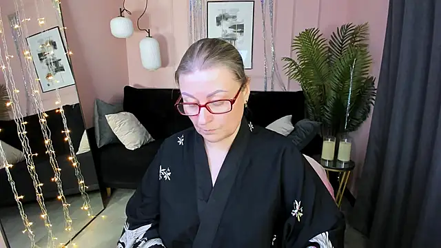 AlexandraKind online show from January 9, 2026, 1:45 am