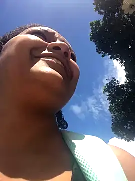 elly willis online show from October 14, 2025, 3:12 pm