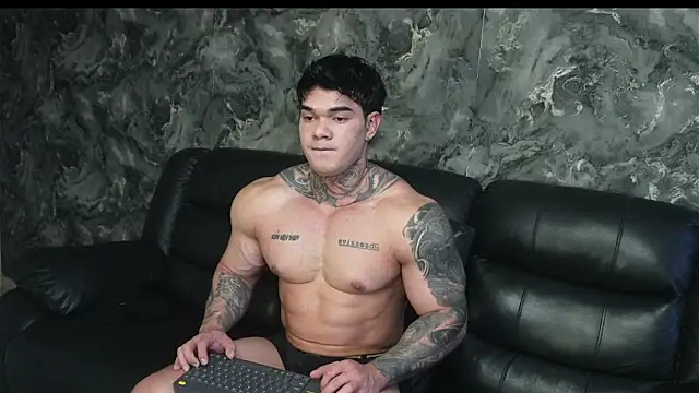 Snapshot of Justin_Clark chatting on October 27, 2025, 10:44 pm Justin Clark online show from October 27, 2025, 10:44 pm