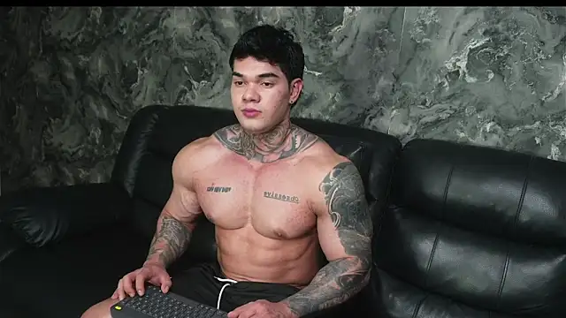 Snapshot of Justin_Clark chatting on October 27, 2025, 3:18 am Justin Clark online show from October 27, 2025, 3:18 am