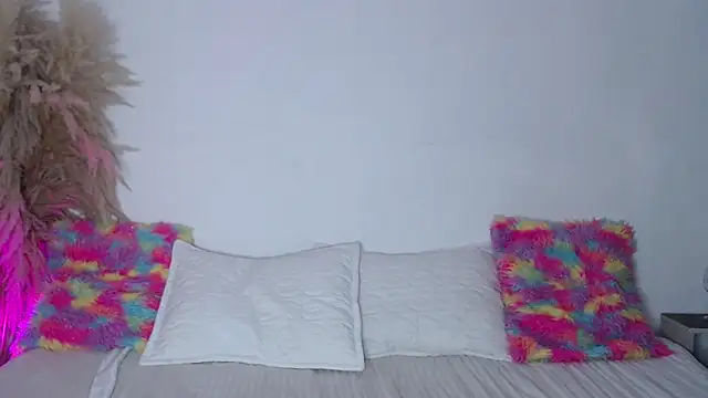 alinakiss online show from March 2, 2025, 2:04 pm