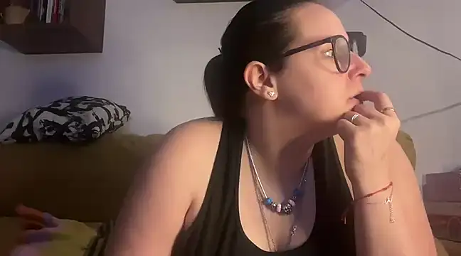 Maca M2 online show from January 12, 2025, 1:42 am