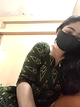 Magical Girl- online show from November 13, 2025, 3:10 am