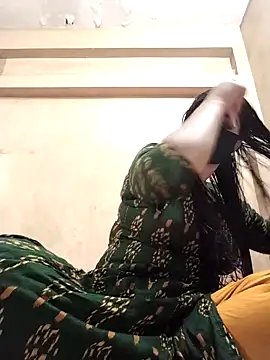 Magical Girl- online show from November 2, 2025, 4:50 am