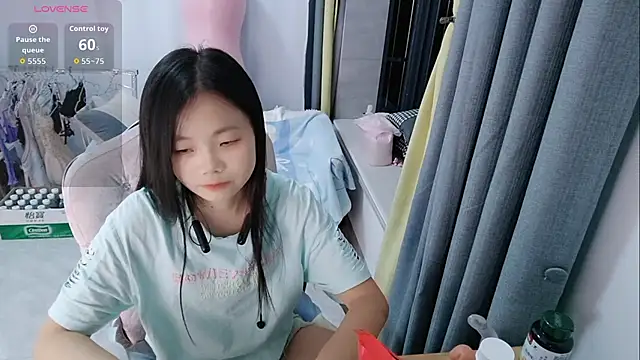 Lena-yyds online show from October 11, 2025, 3:13 pm