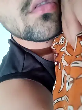 Snapshot of smartboy010101 chatting on October 19, 2025, 5:54 am smartboy010101 online show from October 19, 2025, 5:54 am