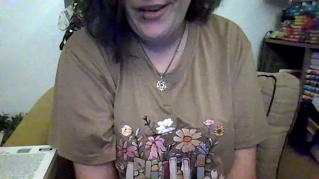 Snapshot of LadyCheschire chatting on December 13, 2025, 8:26 pm LadyCheschire online show from December 13, 2025, 8:26 pm