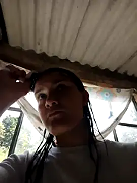 laura arias018 online show from February 25, 2026, 3:23 pm