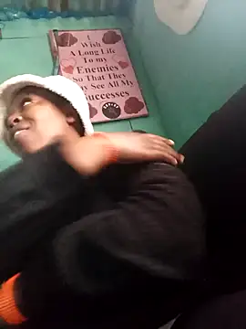 curvyloneah75 online show from March 19, 2025, 1:51 pm