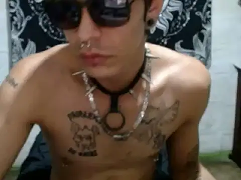 tayler punk noise online show from December 30, 2024, 1:26 am