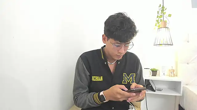 RaidenBoy1 online show from February 6, 2025, 9:06 pm