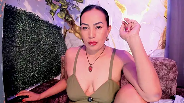MeleekXXX  online show from May 28, 2026, 8:04 pm