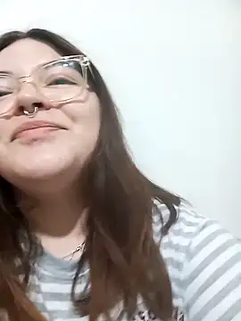 Snapshot of fresitaju chatting on November 11, 2025, 5:35 am fresitaju online show from November 11, 2025, 5:35 am