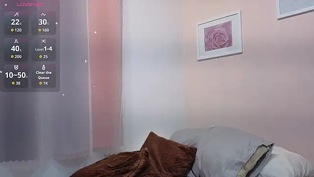 ZoeSmith6 online show from October 14, 2025, 1:34 pm