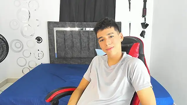 Harry LatinBoy online show from November 19, 2025, 6:30 pm