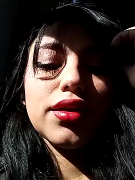 Naomy veracruz  online show from November 1, 2025, 1:05 pm