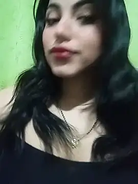 Naomy veracruz  online show from November 19, 2025, 12:27 pm