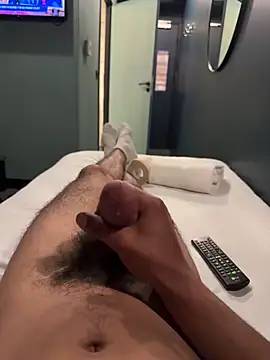 bigDickRaid online show from May 5, 2026, 9:40 pm