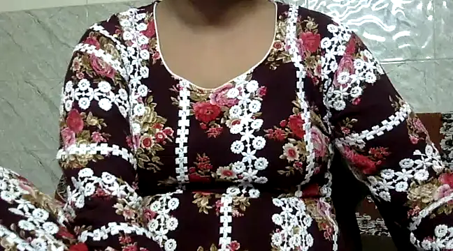 Hawt Shreya online show from March 22, 2025, 8:15 pm