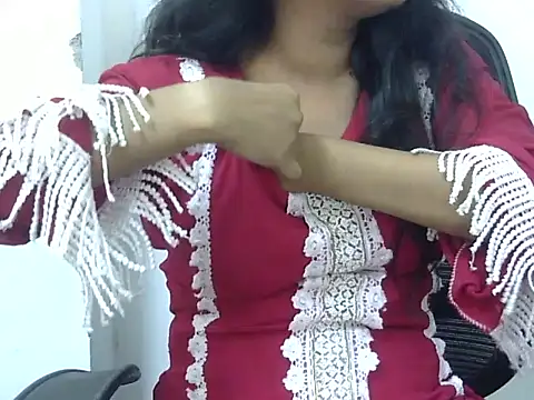 Hawt Shreya online show from September 11, 2025, 4:40 pm