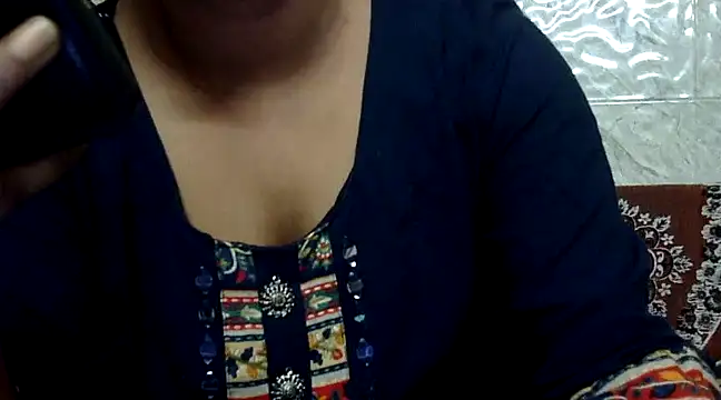 Hawt Shreya online show from March 19, 2025, 8:32 pm