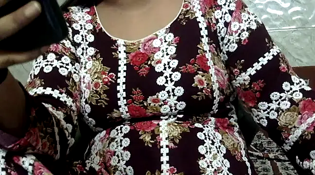 Hawt Shreya online show from March 17, 2025, 7:37 pm