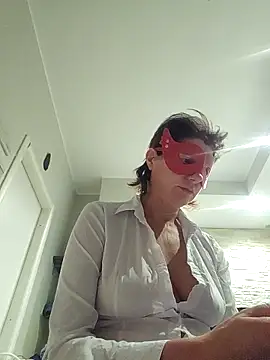 Vagabondainnamorata online show from March 8, 2026, 4:38 am