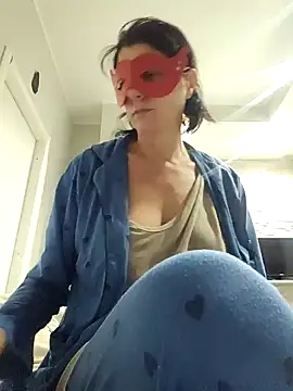 Vagabondainnamorata online show from November 15, 2025, 4:05 am