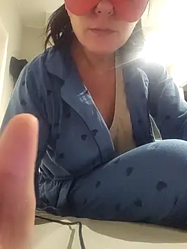 Vagabondainnamorata online show from October 18, 2025, 5:42 am