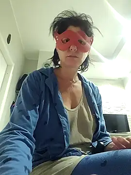 Vagabondainnamorata online show from October 27, 2025, 4:13 am