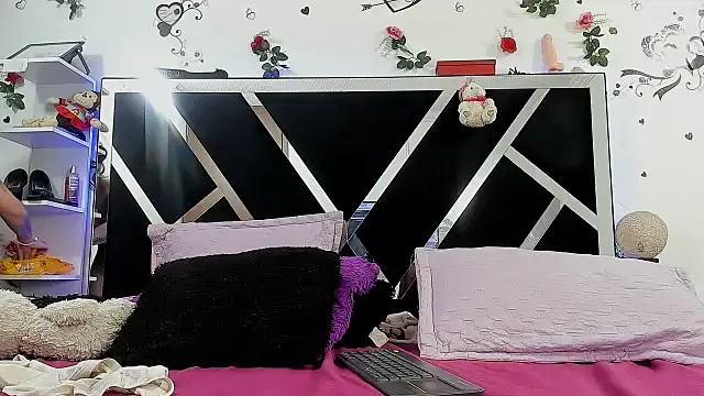 Snapshot of abby_eemily chatting on October 31, 2025, 12:18 am abby eemily online show from October 31, 2025, 12:18 am