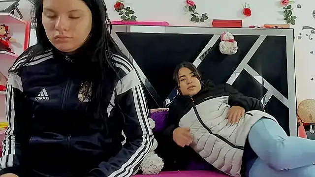 Snapshot of abby_eemily chatting on October 16, 2025, 12:13 pm abby eemily online show from October 16, 2025, 12:13 pm