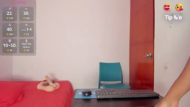 Zoey Donovan online show from November 7, 2025, 8:24 pm