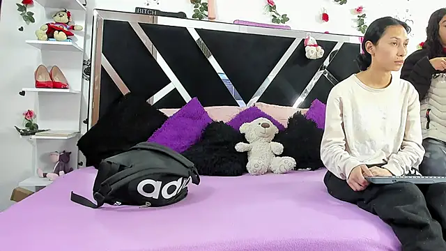 thedream girls online show from October 9, 2025, 12:06 pm